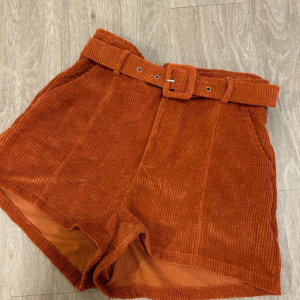CORDUROY HIGH WAISTED SHORTS - MEDIUM